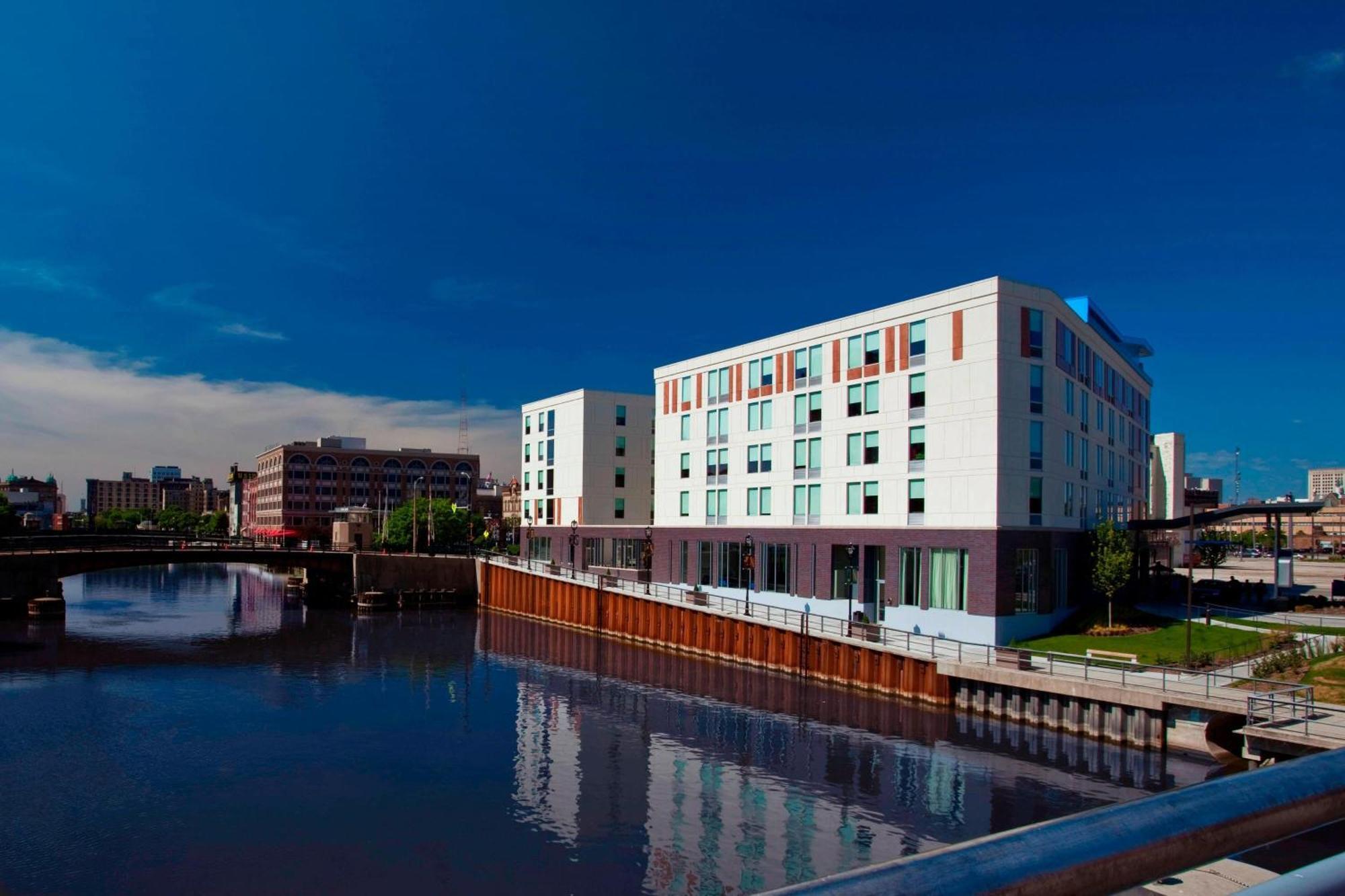 Aloft Hotel Milwaukee Downtown Exteriér fotografie